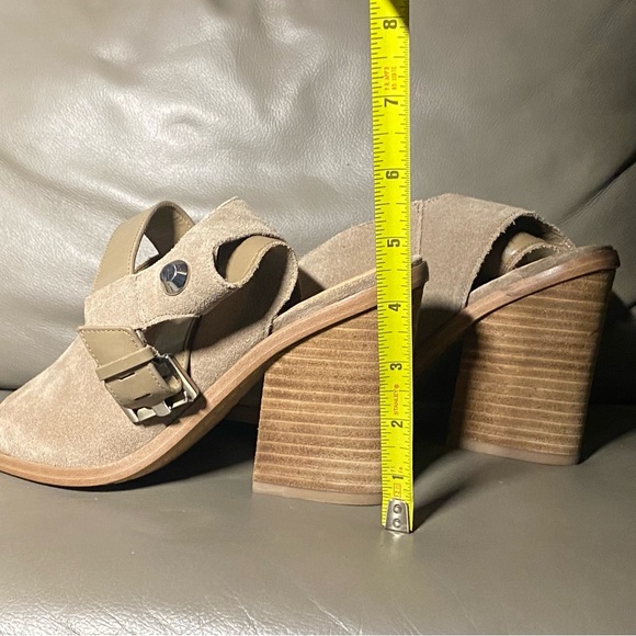Marc Fisher Vashi Ankle Strap Sandals with Chunky Stacked Heel, Size 7.5 - Picture 8 of 10
